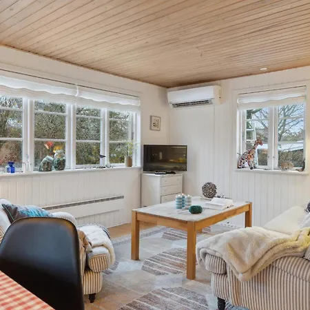 Beautiful In With Kitchen Holiday home